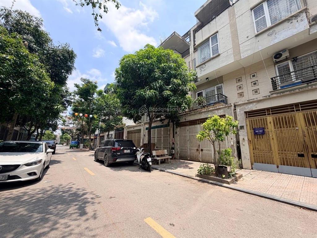 Nhà cực đẹp  giá cực tốt, bán gấp liền kề kđt văn phú, 4 tầng dt 90m2 kinh doanh chỉ 17.5 tỷ