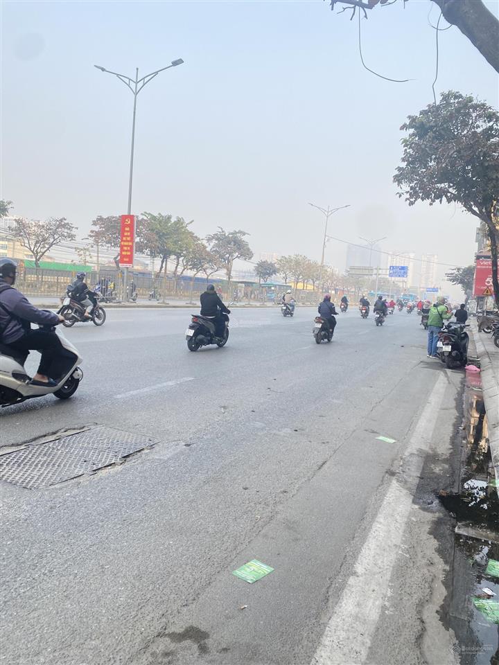 C/chủ bán nhà mặt phố giải phóng  5 tầng  mt 4.1m giá hơn 7 tỷ  nhà mặt phố mọi người nhé.