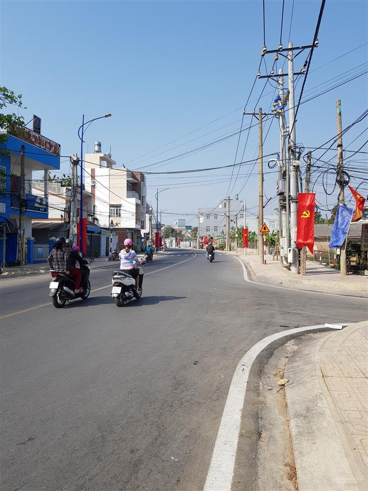 Bán đất gần dự án của sun group p. hiệp hòa, bề ngang rộng 13m, nở hậu 14m, sổ riêng thổ cư