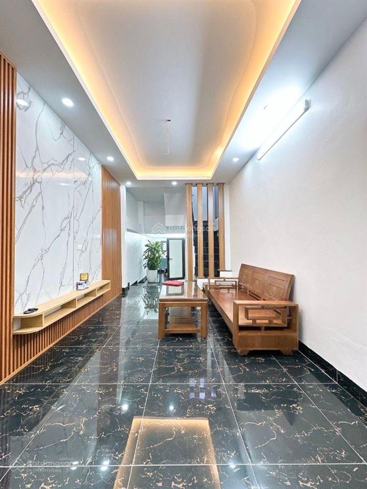 Bán nhà phố lĩnh nam 35m2 4 tầng ngõ nông, gần phố không qh