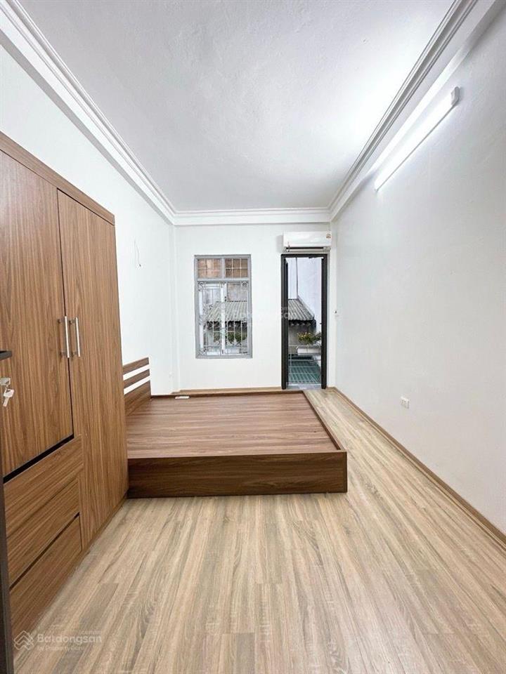 Bán nhà phố lĩnh nam 35m2 4 tầng ngõ nông, gần phố không qh
