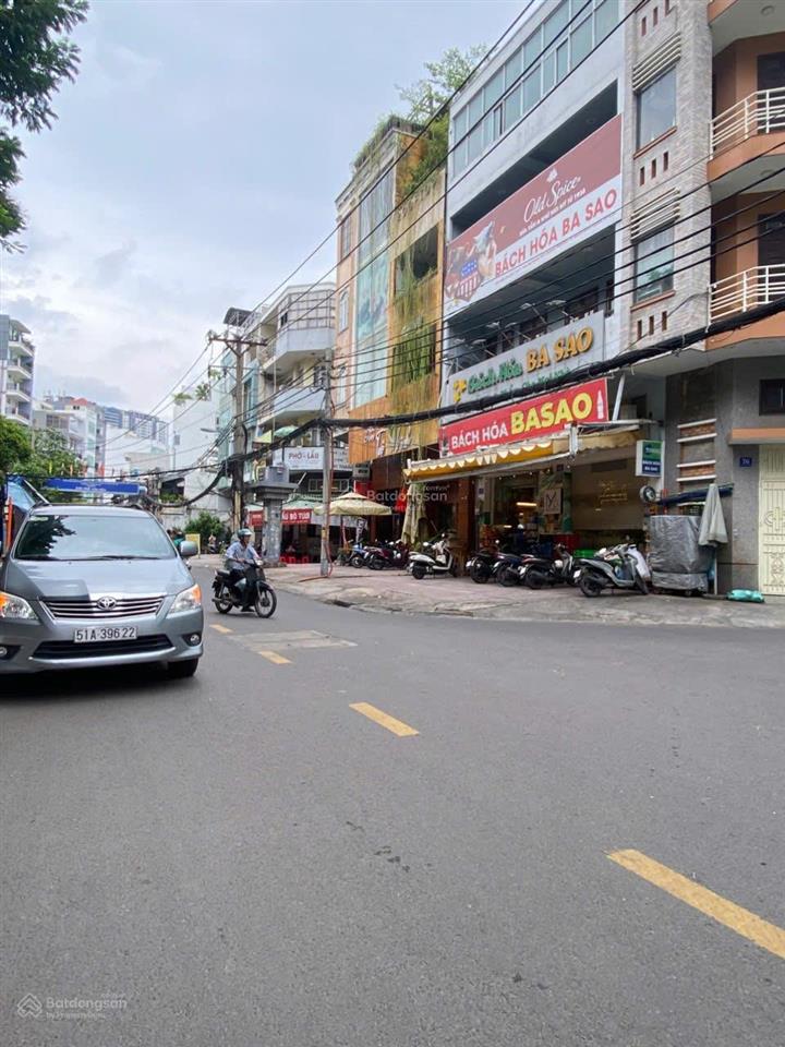Tòa chdv mặt tiền khu tây gần ba son quận 1  200m2  thu nhập trên 300tr/tháng  phân khúc 60 tỷ