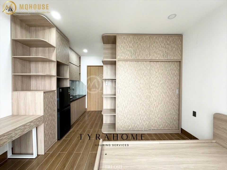 Khai trương căn hộ ban công cách đh văn lang 300m  full nội thất  thang máy