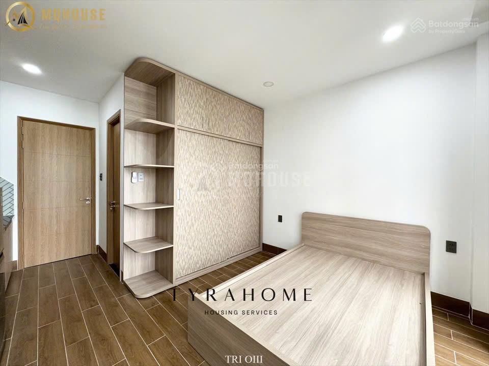 Khai trương căn hộ ban công cách đh văn lang 300m  full nội thất  thang máy