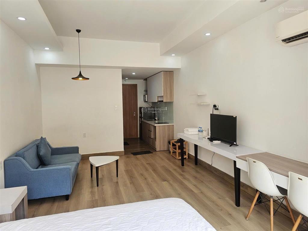 Cho thuê căn hộ studio 1pn ban công gần quận 1, phú nhuận  gym, hồ bơi. thang máy  9tr