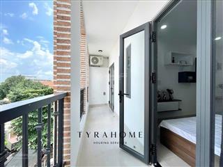 Căn hộ ban công mới xây ngay hutech/hàng xanh/landmark81  thang máy  hầm xe  bảo vệ