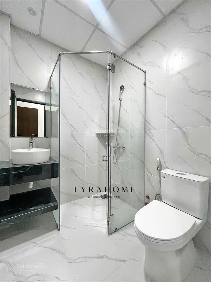Căn hộ ban công mới xây ngay hutech/hàng xanh/landmark81  thang máy  hầm xe  bảo vệ