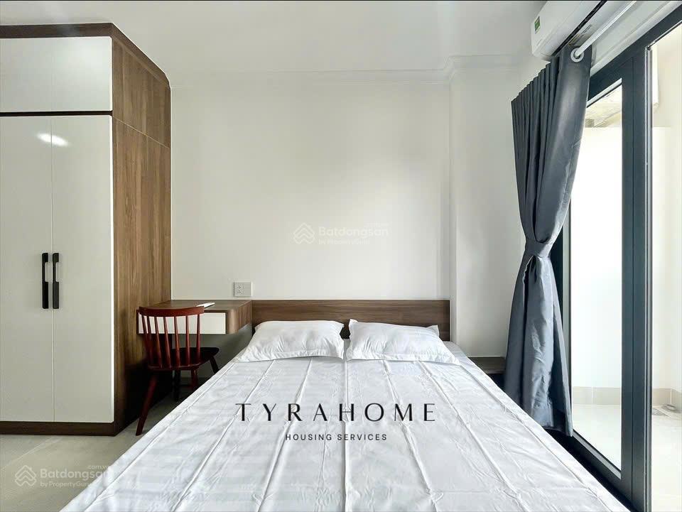 Căn hộ ban công mới xây ngay hutech/hàng xanh/landmark81  thang máy  hầm xe  bảo vệ