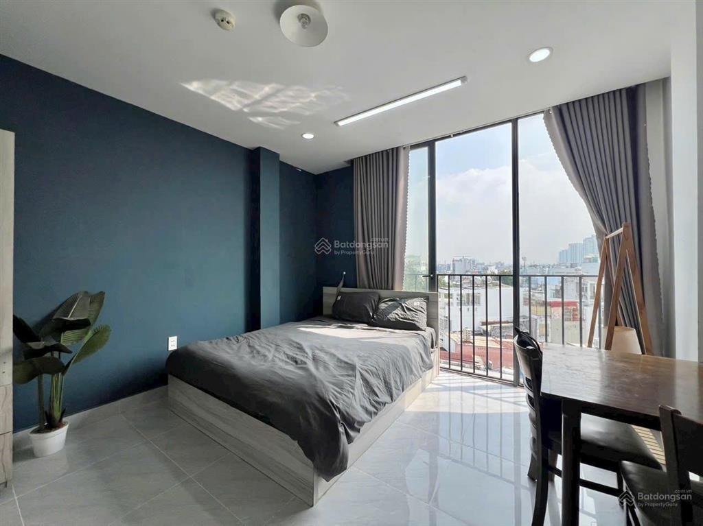Cho thuê căn hộ ban công mới 100% gần phú nhuậnquận 1  phan xích long  đh văn lang  thang máy