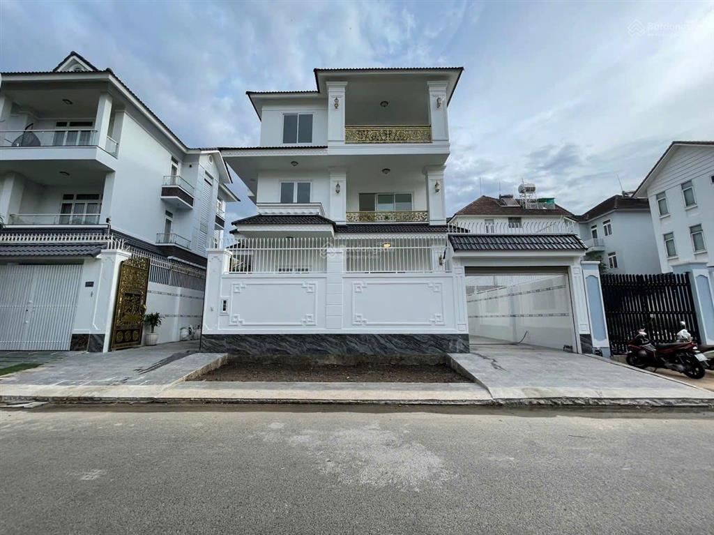 Căn hộ duplex mới toanh ngay văn lang/phạm văn đồng/emart phan văn trị, thang máy, free xe