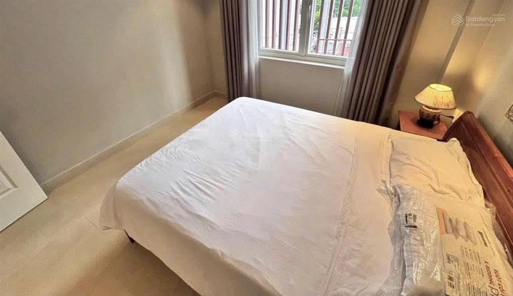Căn hộ ban công cho thuê  vị trí gần ba son, thảo điền, lm81  thang máy  hầm xe  máy giặt riêng