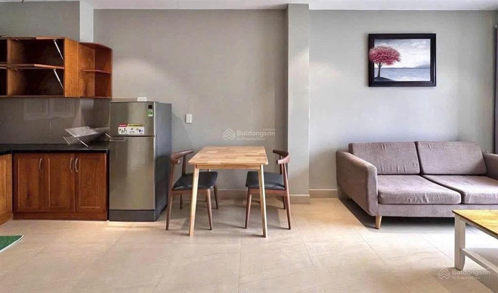 Căn hộ ban công cho thuê  vị trí gần ba son, thảo điền, lm81  thang máy  hầm xe  máy giặt riêng