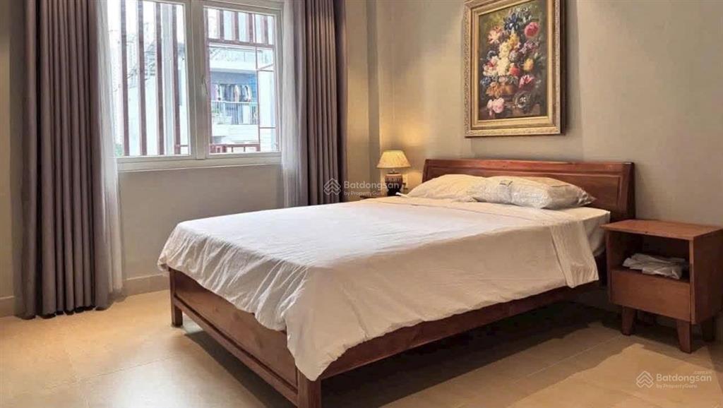 Căn hộ ban công cho thuê  vị trí gần ba son, thảo điền, lm81  thang máy  hầm xe  máy giặt riêng