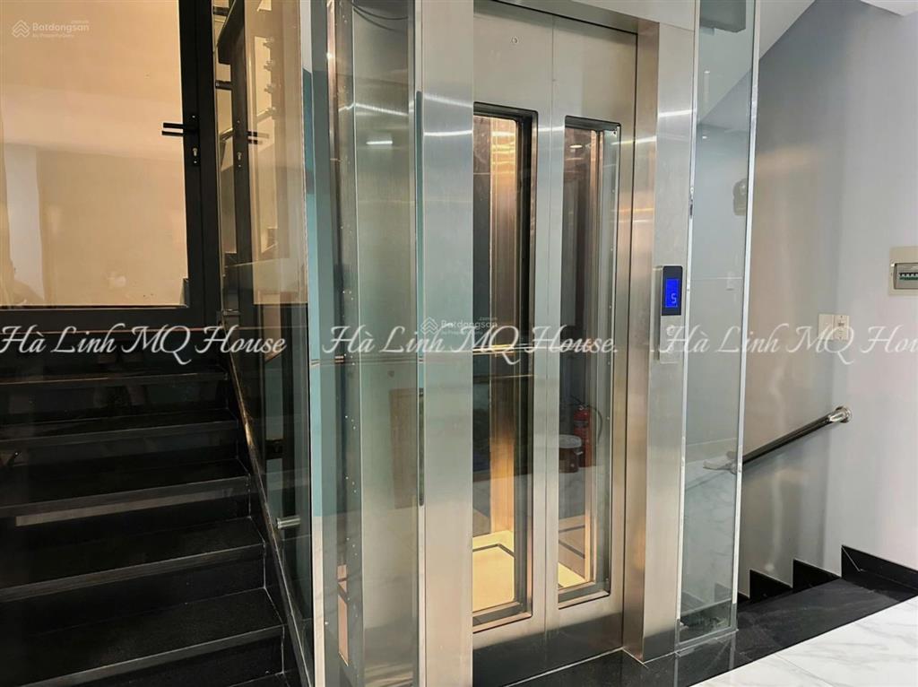 Ch 40m2 ngay vinhomes landmark 81 cầu sài gòn ba son manor thủ thiêm metro thang máy free dọn phòng