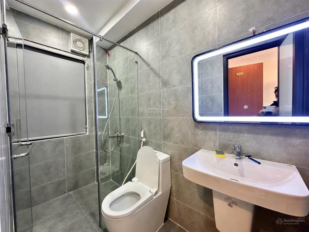 Ch 40m2 ngay vinhomes landmark 81 cầu sài gòn ba son manor thủ thiêm metro thang máy free dọn phòng