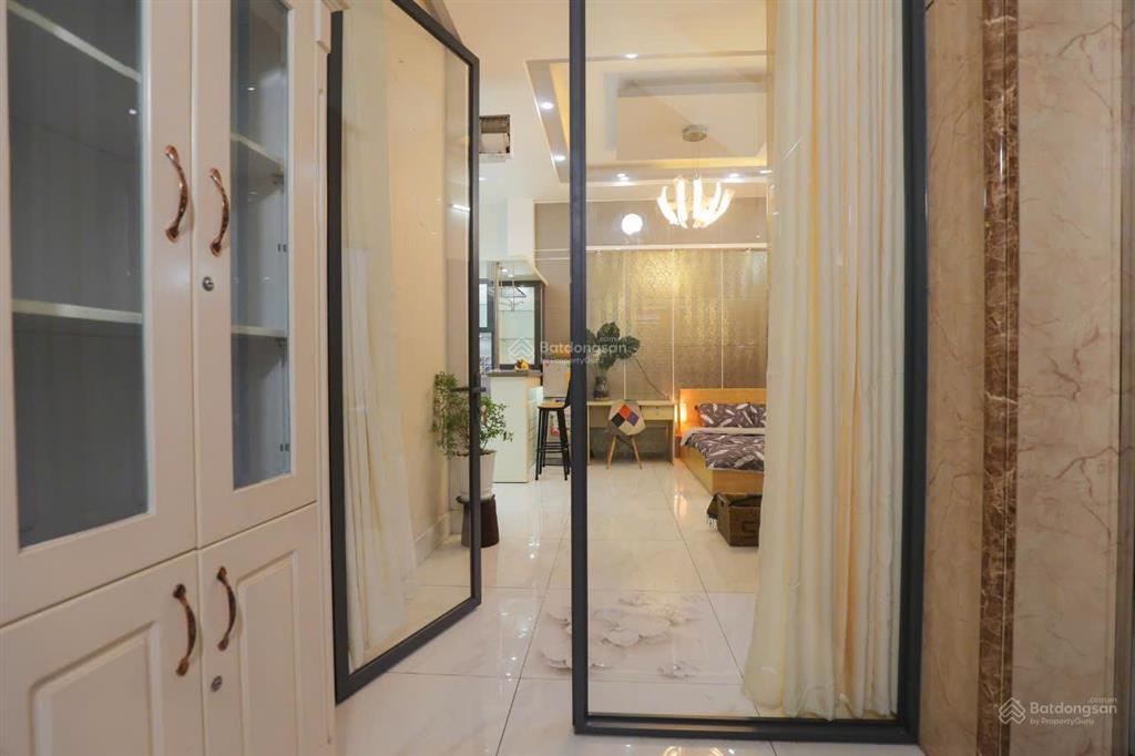 Căn hộ 40m2 gần sân bay tân sơn nhất  phan xích long  quận 1  quận 3  thang máy  full nội thất