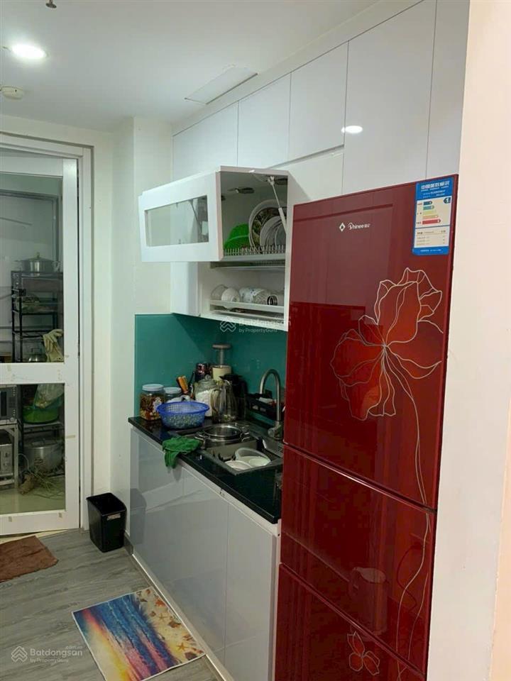 Bán 2 phòng ngủ 2vs bim  17 tầng full nội thất. hướng đông nam sẵn sổ giao dịch luôn