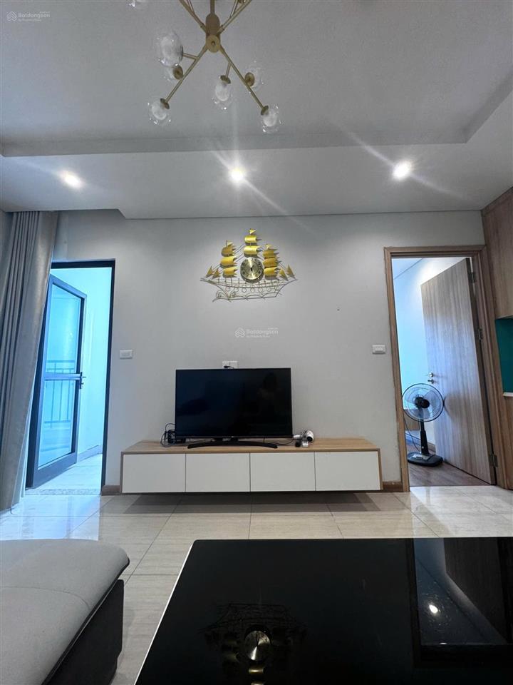 Chính chủ em cần đẩy nhanh căn 1n lớn 2 ban công tầng thấp hướng đn toà a chung cư bim 30 tầng
