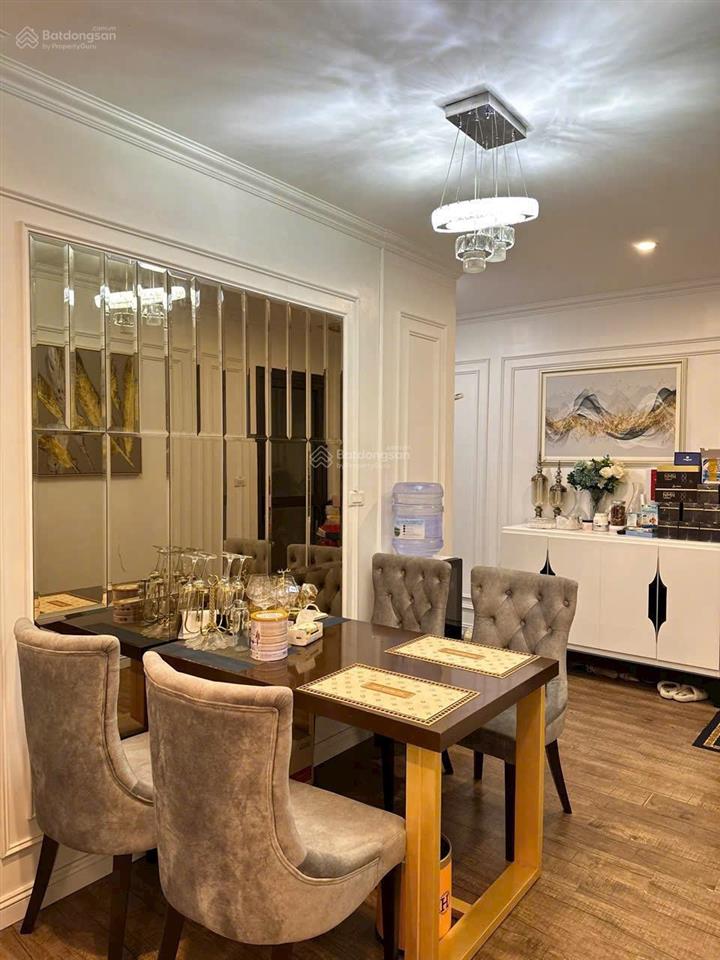 Sốc  chính chủ cần bán 2 ngủ full nội thất đẹp xin view chính biển tầnng cao phòng ngủ đông nam