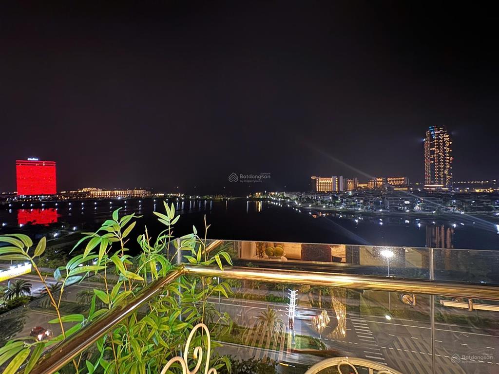Sở hữu căn hộ view vịnh triệu đô chỉ cần xách vali về ở toà chung cư 17 tầng