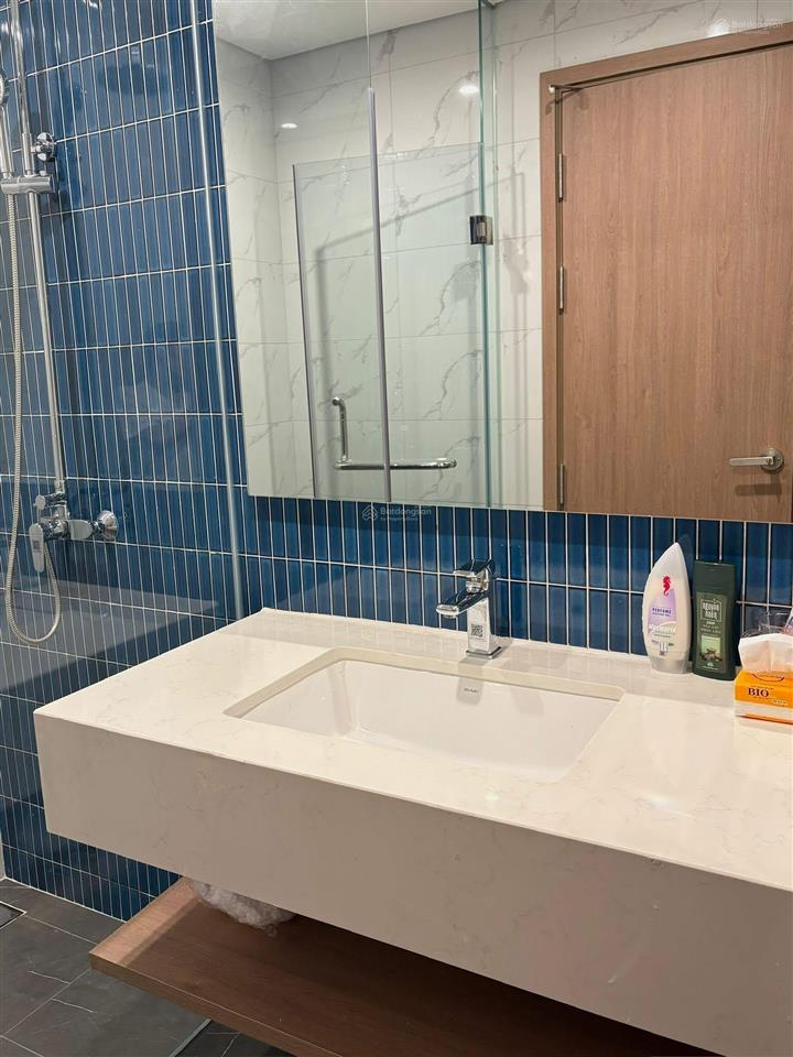 Chính chủ gửi bán căn hộ icon40.1418 studio view biển tuần châu. ảnh thật full đồ nội thất.
