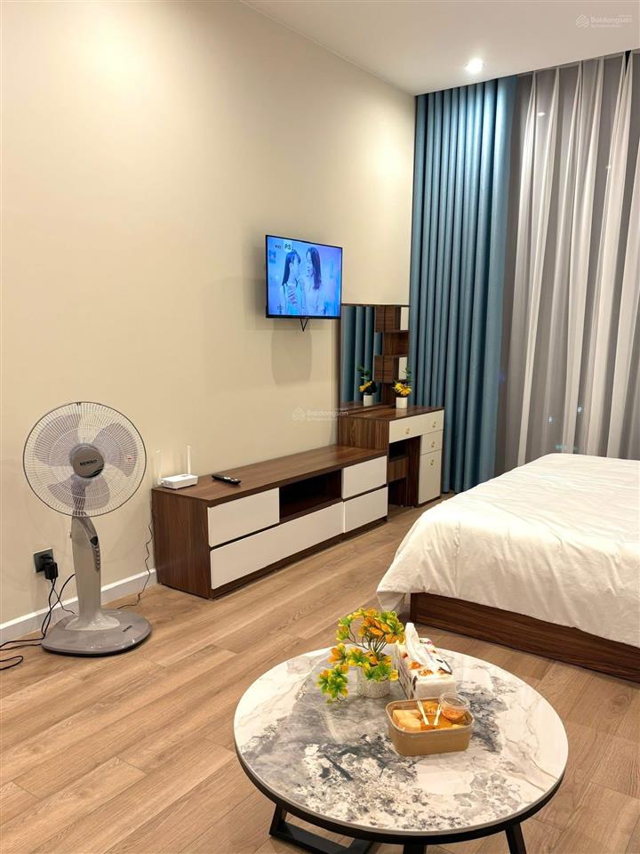 Chính chủ gửi bán căn hộ icon40.1418 studio view biển tuần châu. ảnh thật full đồ nội thất.