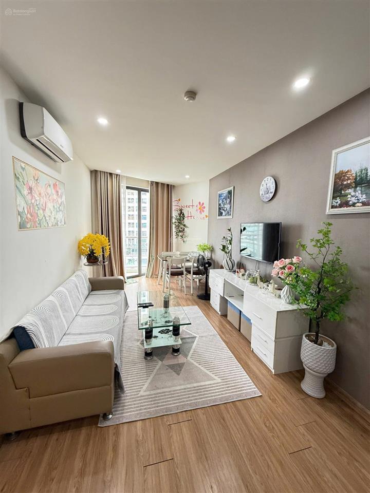 Chính chủ cần bán căn 2 phòng ngủ tòa 24 tầng, sổ đỏ lâu dài, full tiện ích