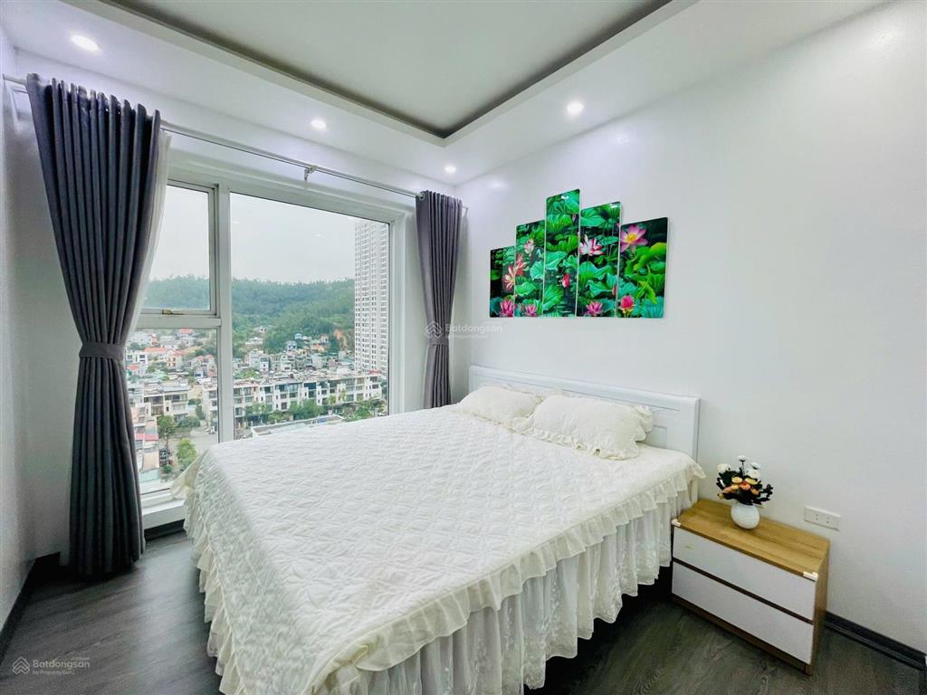 Căn hộ đẹp như hình. nội thất mới, view thoáng. chung cư 17 tầng hạ long. 3pn2vs giá tốt