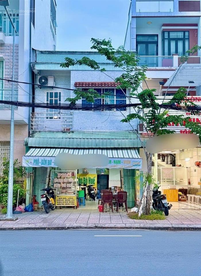 Bán nhanh nhà 1 trệt 1 lầu kinh doanh buôn bán ở gần chợ bình chánh. giá 820tr