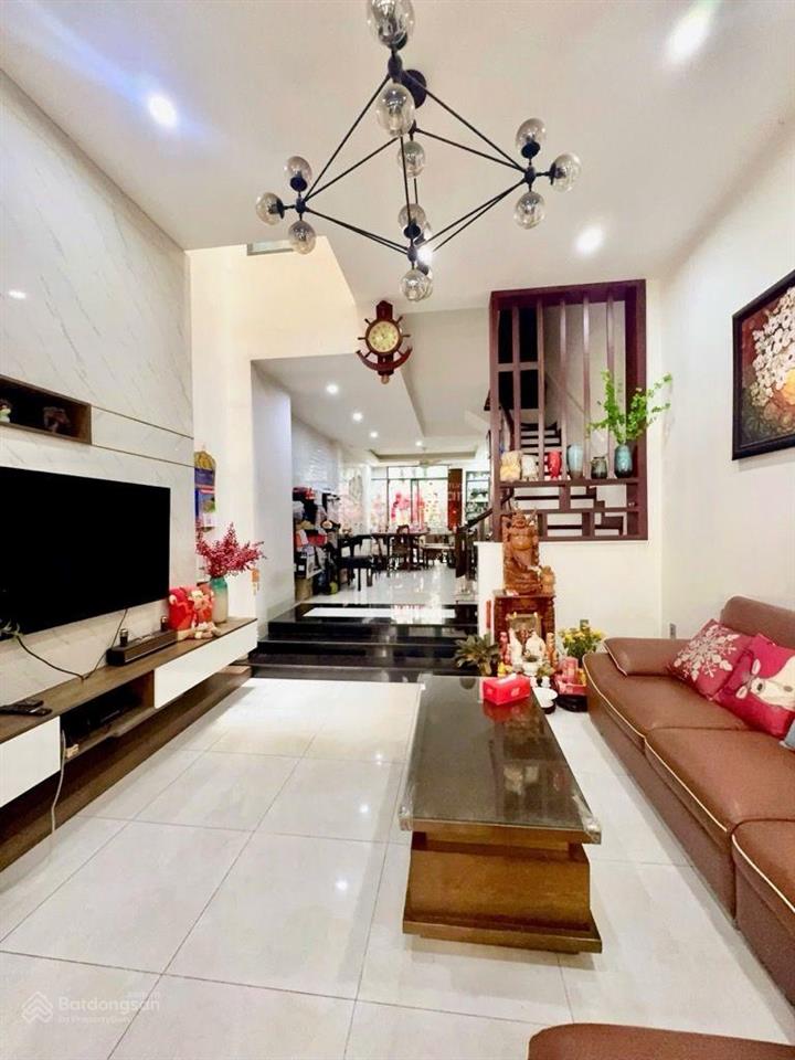 Đường 12m khu vip đặng thùy trâm 4 tầng xe tải thông có lề đường dt 84m2 hàng hiếm