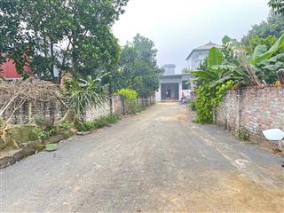 Chính chủ cần bán đất tại sơn tây , gần trường lục quân , gần ql 21 , đường vào 7 m
dt  109 m2 ,