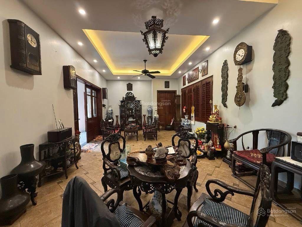 Bán biệt thự sân vườn tại phố trích sài 271m2, 4 tầng, mặt tiền 15m, view hồ tây, 65 tỷ. ô tô tránh