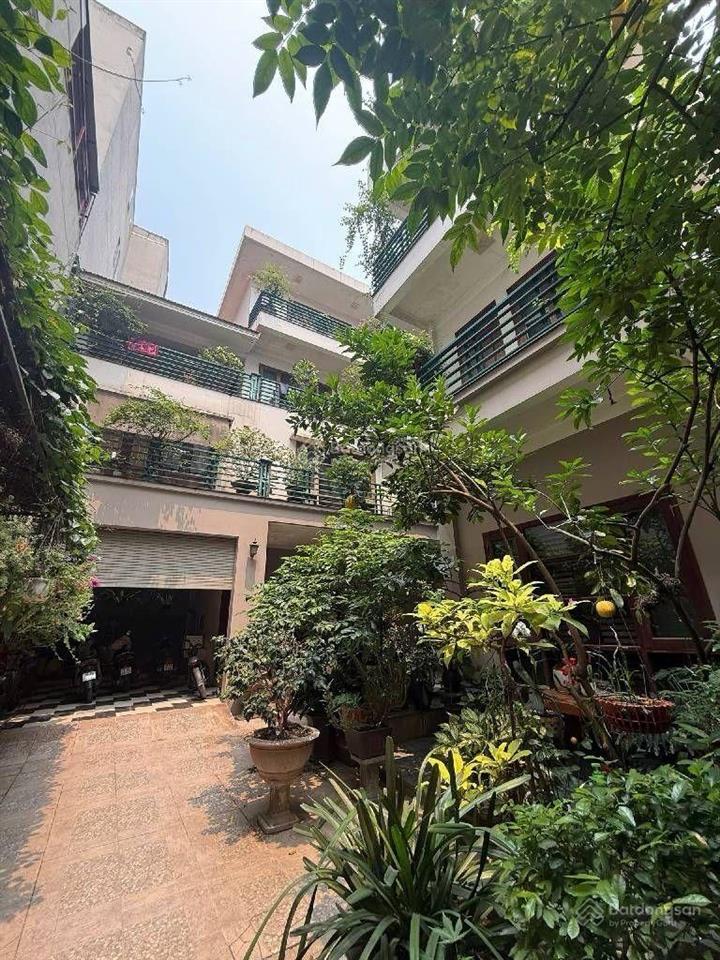 Bán biệt thự sân vườn tại phố trích sài 271m2, 4 tầng, mặt tiền 15m, view hồ tây, 65 tỷ. ô tô tránh