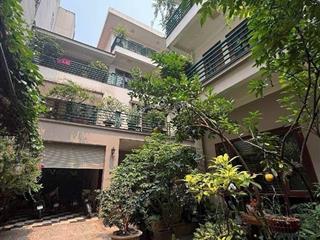 Bán biệt thự sân vườn tại phố trích sài 271m2, 4 tầng, mặt tiền 15m, view hồ tây, 65 tỷ. ô tô tránh