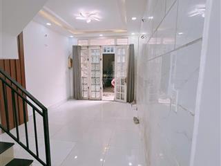 Nhà ngon quận 8  mặt tiền tạ quang bửu vào 2 căn  3 tầng  nhỉnh 3 t.ỷ