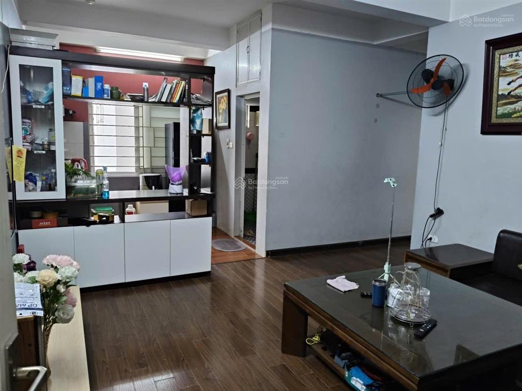 Chị lan giáo viên cần bán gấp chung cư 50m2, sổ đỏ riêng, góc, 2 ngủ, gần chợ, cấp 1,2 giá 2.85 tỷ