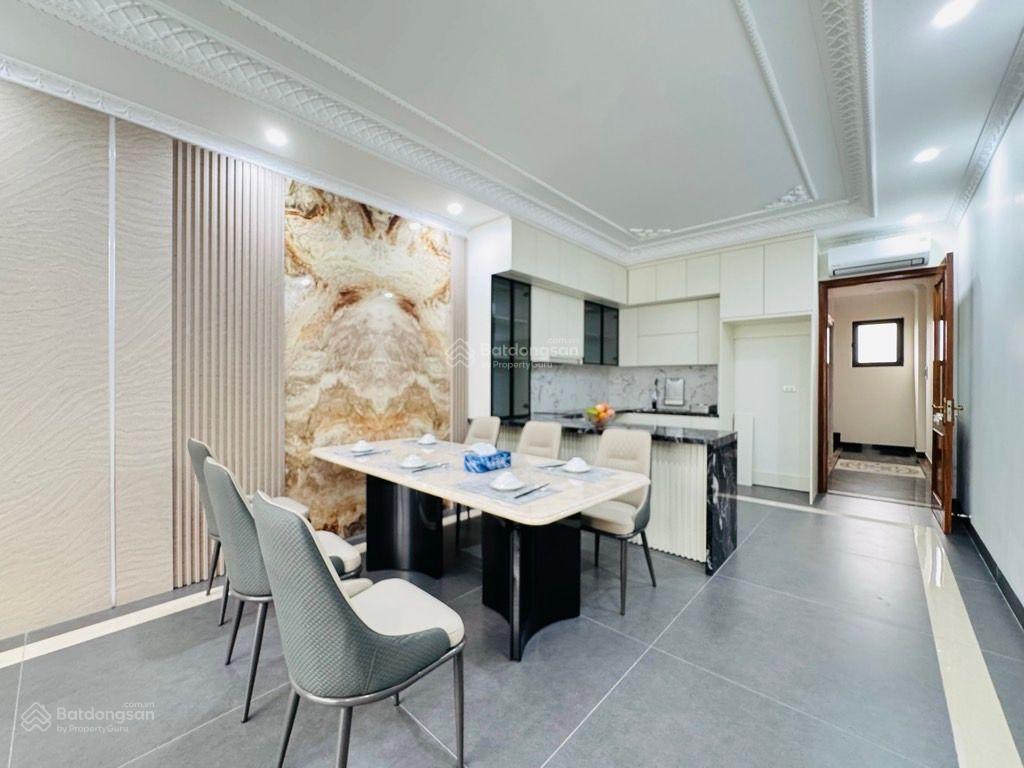 A hùng cần bán gấp nhà đông ngạc 39m2, 5 tầng, ngõ ô tô, gần chợ, giá 7.7 tỷ