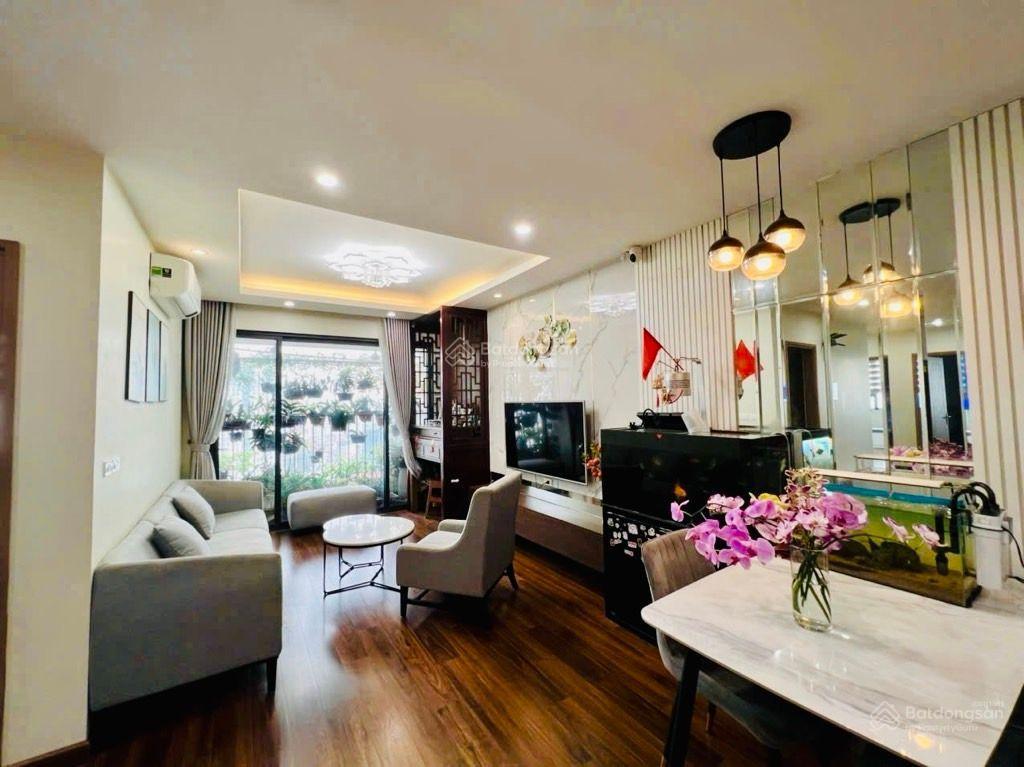 Chị huệ cần bán gấp chung cư đông ngạc 55m2, hai ngủ, 2 wc, gần chợ, trường, an ninh tốt, 2.85tỷ