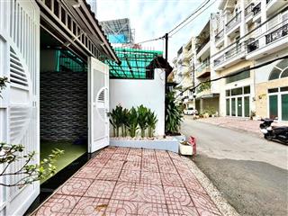 Nhà mới 4 tầng hxh dương quảng hàm 5pn 6wc, có lề đường, giáp bình thạnh