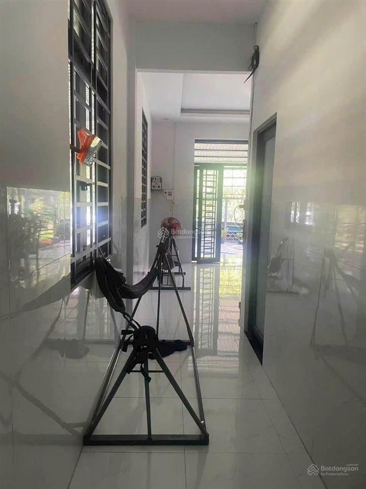 Nhà cấp 4 gần cầu ông cộ, diện tích 180m², nhà 3pn, có sân đậu ô tô, giá ngộp sâu