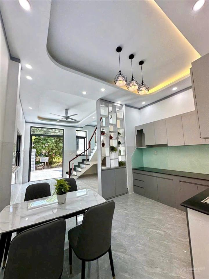 Nhà trệt lầu 3 phòng ngủ nhánh nguyễn chí thanh, diện tích 90m2 rộng rãi thoáng mát