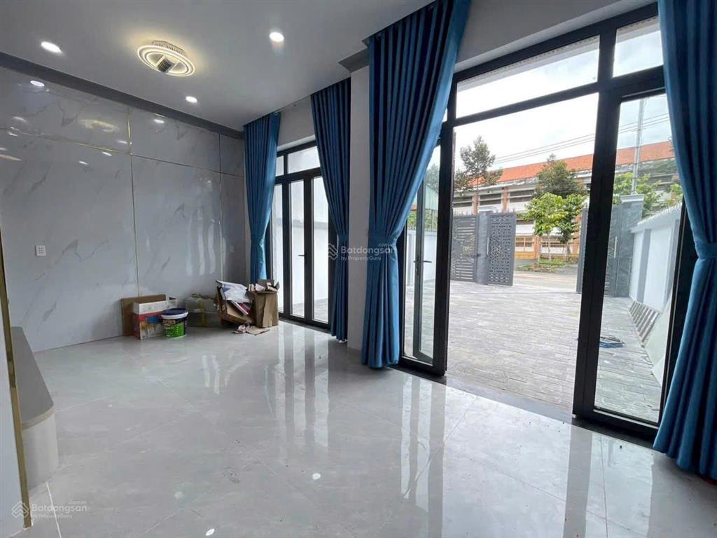 Nhà 1 trệt 2 lầu ngay trường thpt định hòa, cách võ văn kiệt 50m, 4pn 3wc