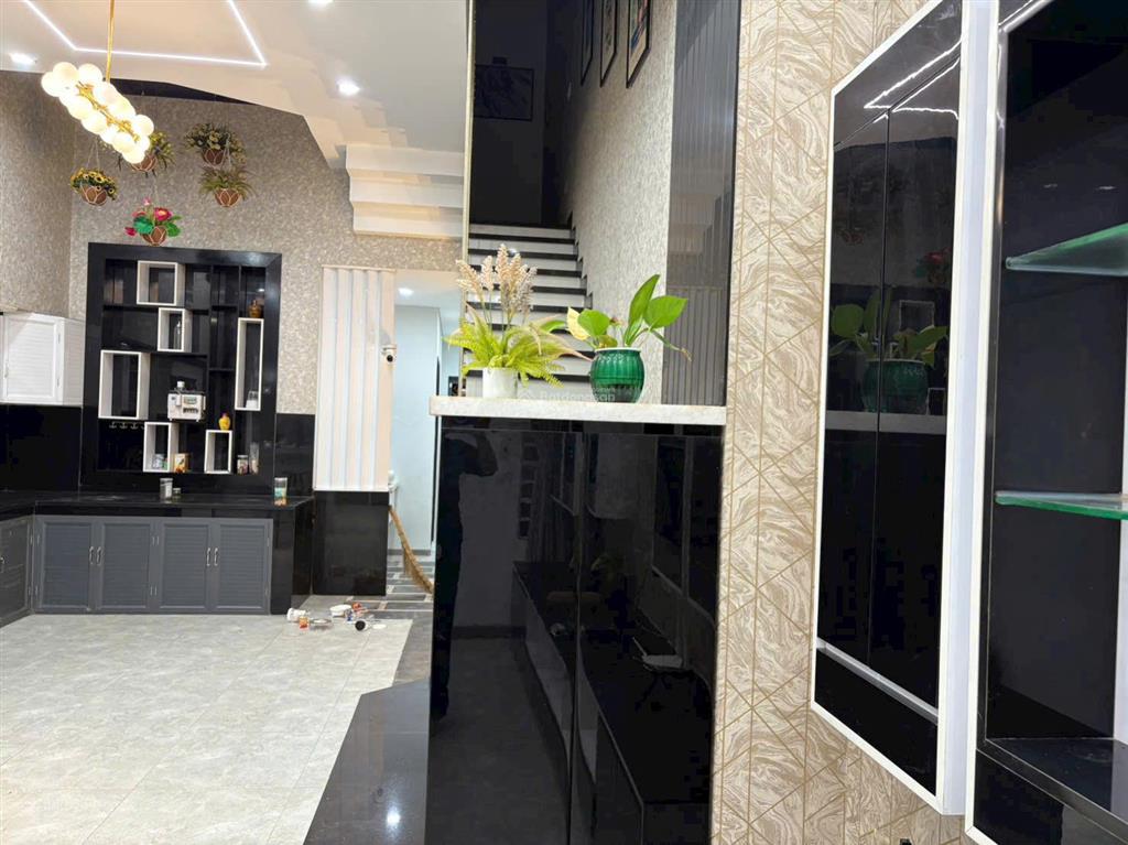 Cho thuê nhà nguyên căn full nội thất, nhà 1 trệt 1 lầu mới tinh tại phường phú mỹ cũ