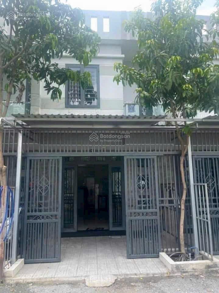 Cho thuê nhà nguyên căn nhà 1 trệt 1 lầu gồm 2pn 2wc