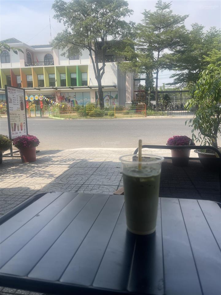 Cho thuê nhà phố kinh doanh trục chính phúc an city đối diện mầm non phúc an 0936 116 ***