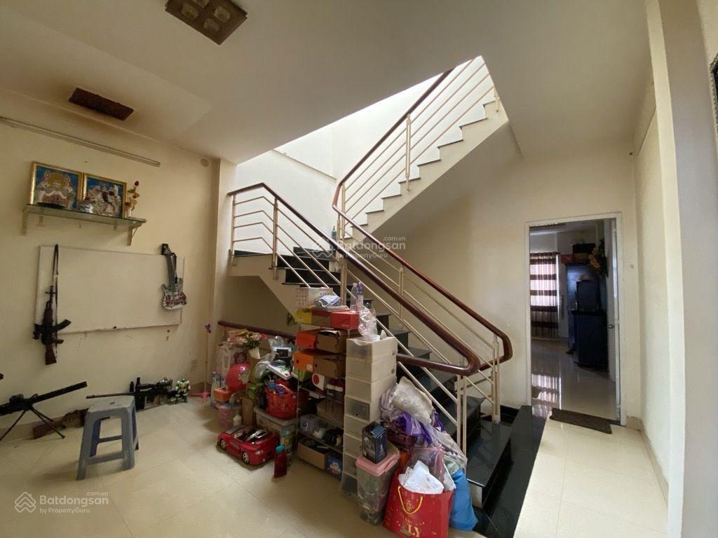 Nhà 3 tầng, xe hơi quay đầu, thị trấn nhà bè, 99m2