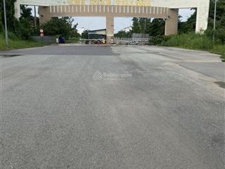 Bán đất full thổ  mặt tiền kdc cao cấp the star village nhà bè.