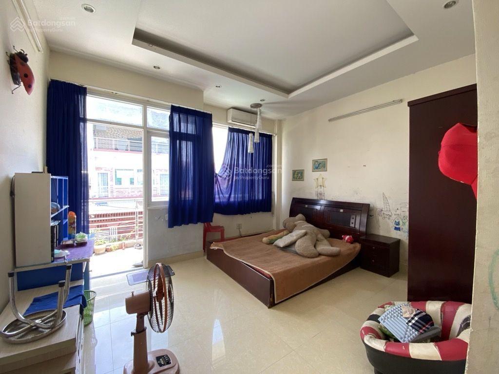 Nhà 3 tầng, xe hơi quay đầu, thị trấn nhà bè, 99m2