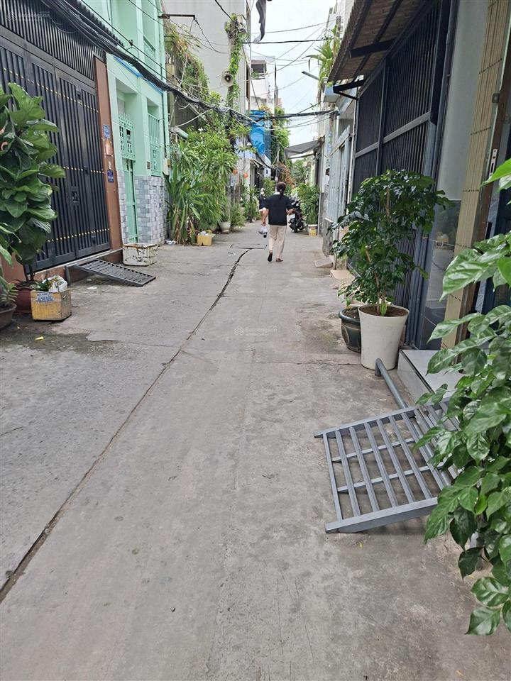 Bán đất tặng nhà, sát bên lotte mart quận 7. 105m2, sẵn dòng tiền. chỉ hơn 9 tỷ