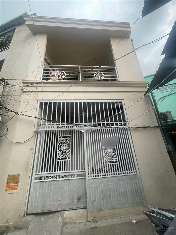 Cạnh nhà thi đấu quận 7. nhà 2 tầng. 67m2. chỉ nhích 4 tỷ